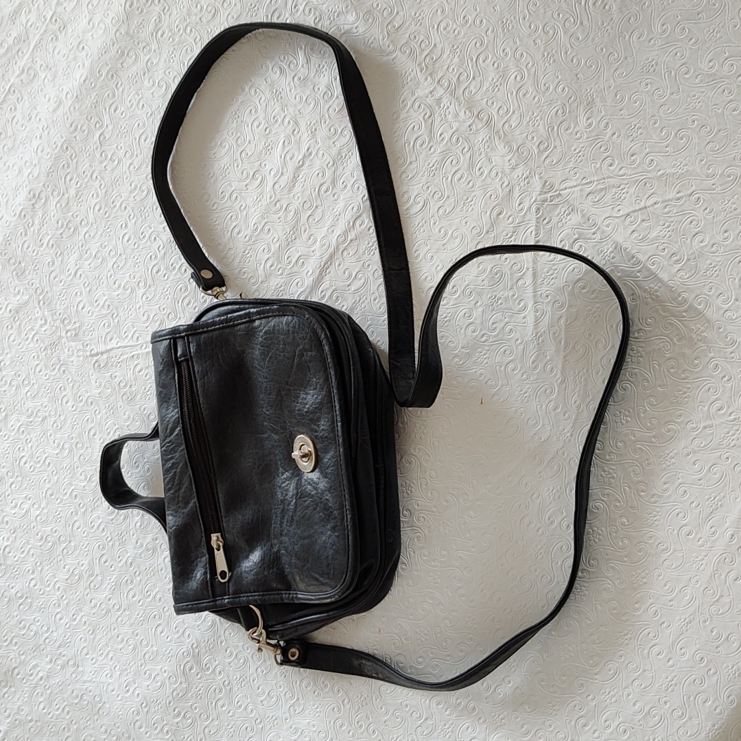 Maggie Lawrence Black Leather-Feel Pocketbook With Crossbody Strap - Euc